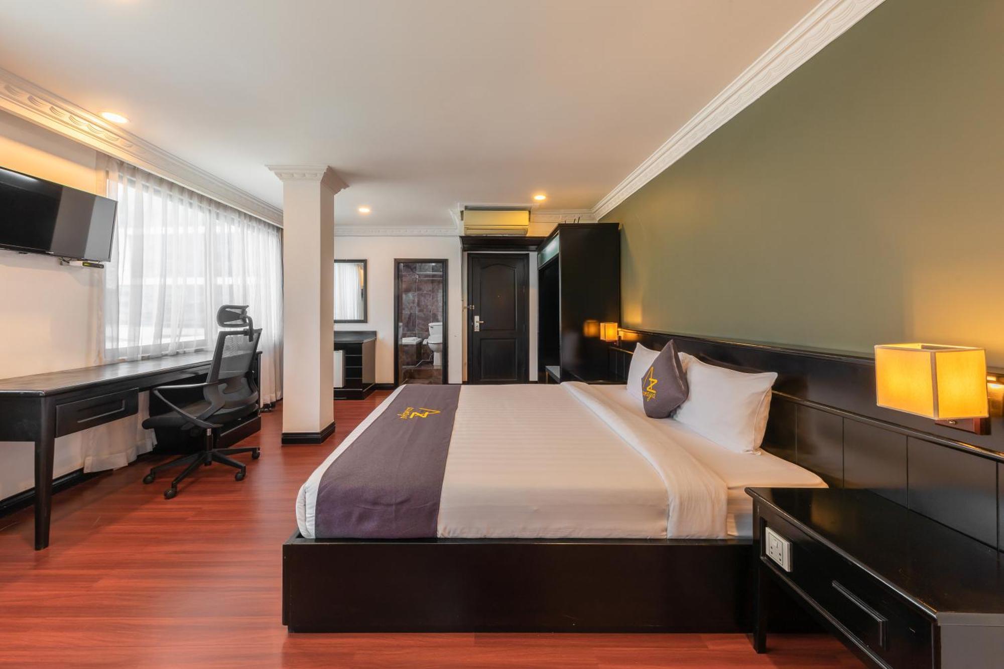 Azumaya Hotel Phnom Penh Bagian luar foto